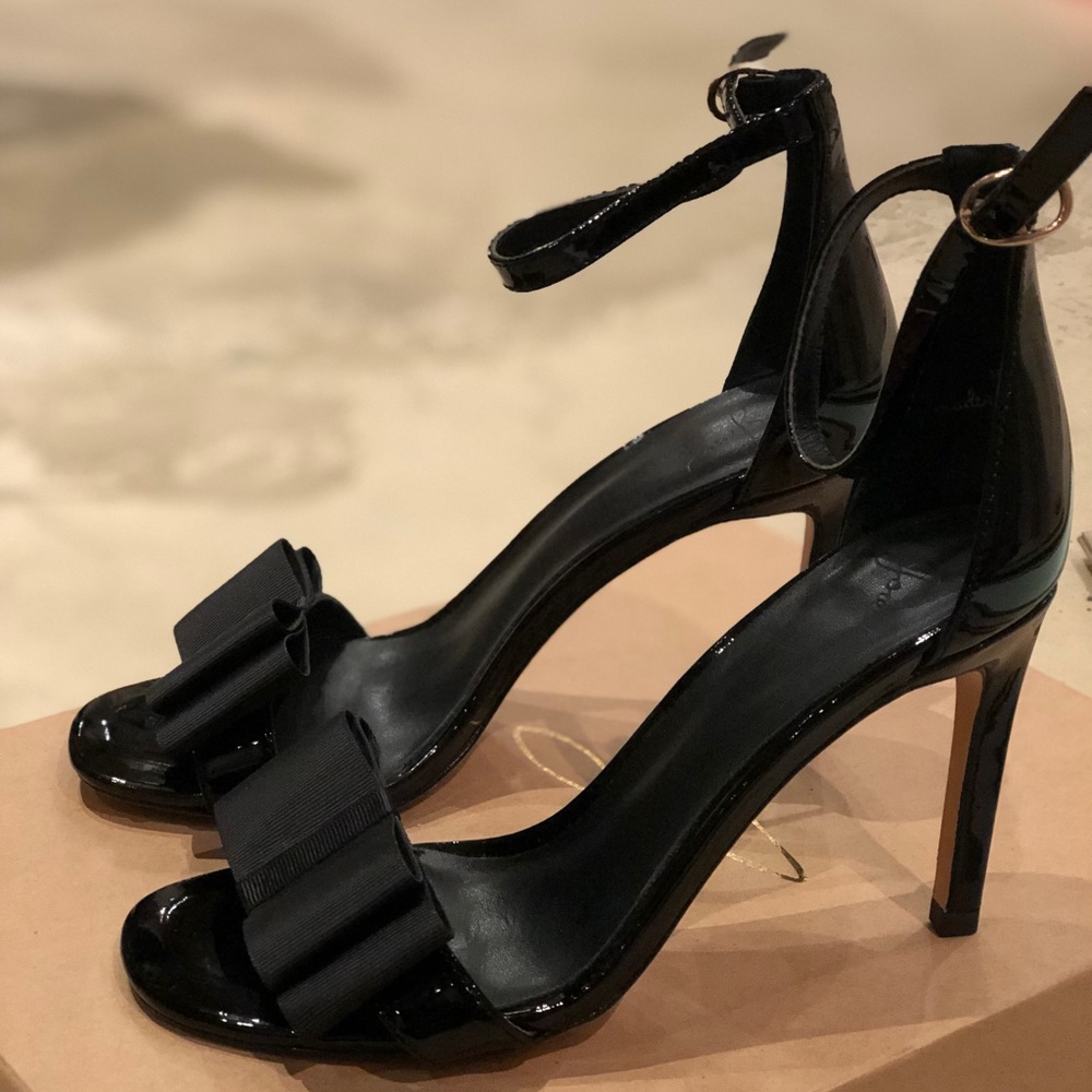 Joie patent bow pumps